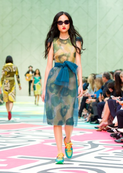 burberry-prorsum-womenswear-spring-summer-2015-collection-look-23
