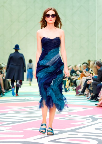 burberry-prorsum-womenswear-spring-summer-2015-collection-look-42