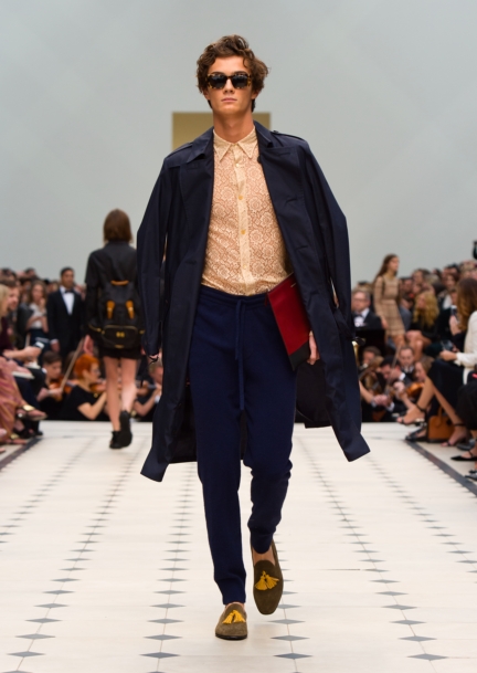 burberry-womenswear-s_s16-collection-look-17