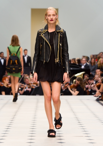 burberry-womenswear-s_s16-collection-look-24