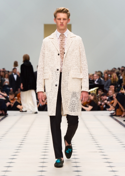 burberry-womenswear-s_s16-collection-look-40