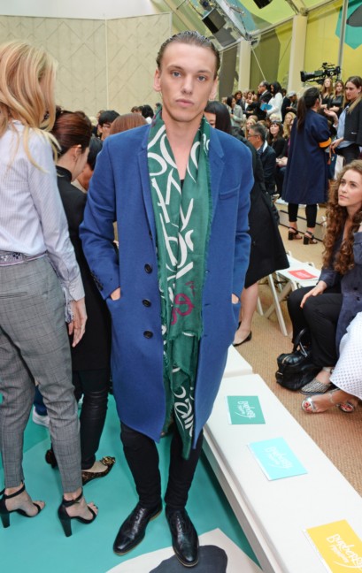 jamie-campbell-bower-wearing-burberry-at-the-burberry-prorsum-womenswear-spring_summer-2015-sho_001