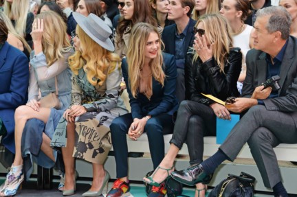poppy-delevingne-paloma-faith-cara-delevingne-kate-moss-and-mario-testino-on-the-front-row-of-the-burberry-prorsum-spring_summer-2015-show