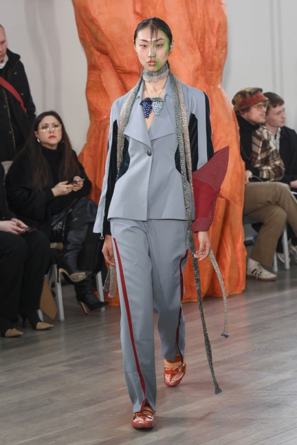 kiko-kostadinov-aw19-womenswear-look-2