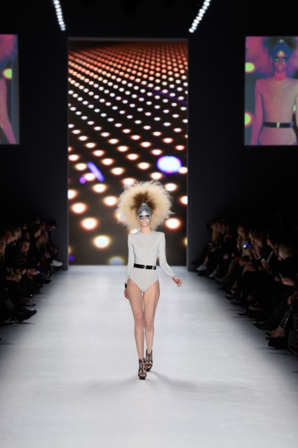 aw-2015_fashion-week-berlin_de_its-showtime-maybelline-new-york_53742