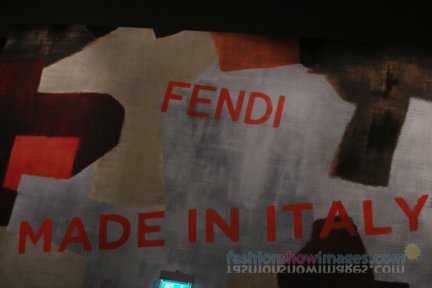 fendi-milan-fashion-week-autumn-winter-2014-00001