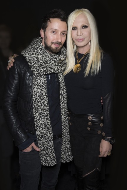 donatella-versace-backstage-milan-fashion-week-autumn-winter-2014-00006