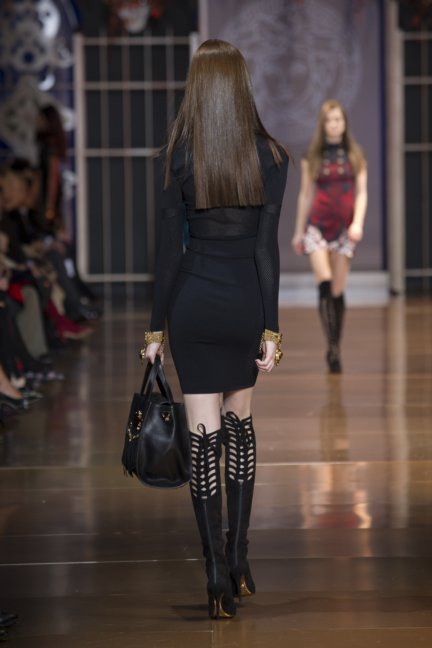 versace-milan-fashion-week-autumn-winter-2014-00031
