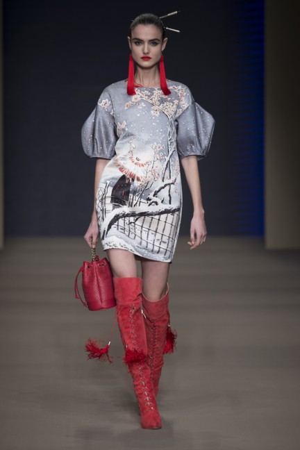 elisabetta-franchi-milan-fashion-week-autumn-winter-2015-runway-19