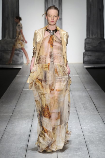 laura-biagiotti-milan-fashion-week-autumn-winter-2015-runway-33