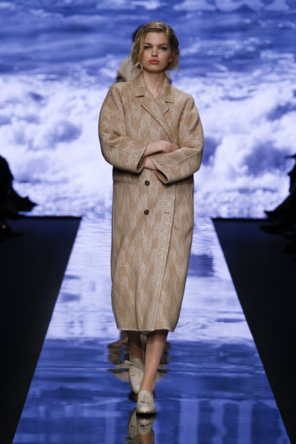 maxmara-milan-fashion-week-autumn-winter-2015-runway-6