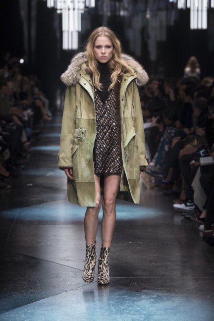 roberto-cavalli-milan-fashion-week-autumn-winter-2015-32