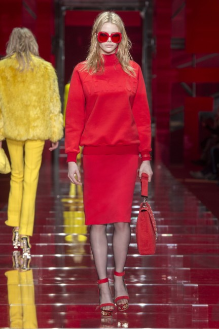 versace-milan-fashion-week-autumn-winter-2015-runway-front-12