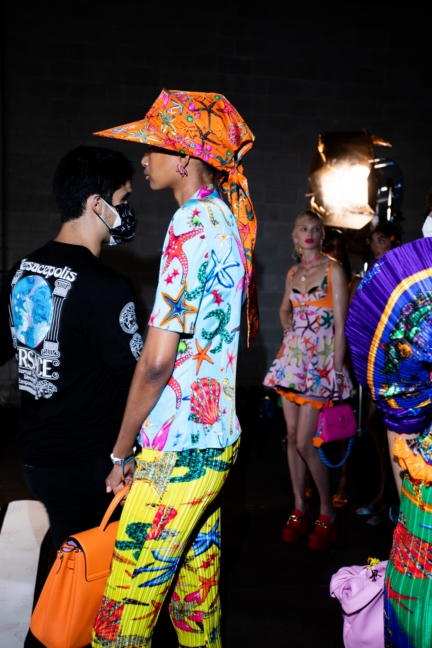 versace_ss21_backstage-12