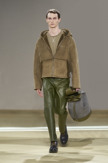 ferragamo-m-fw20-33