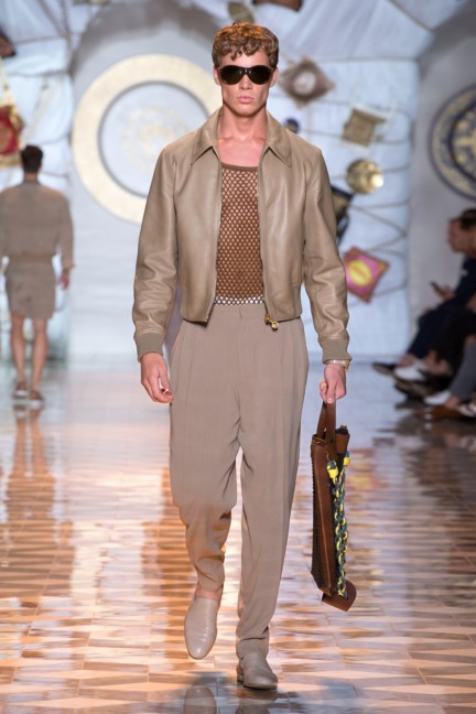 versace-milan-mens-spring-summer-2015-runway-images-10