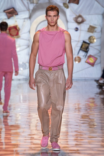 versace-milan-mens-spring-summer-2015-runway-images-2