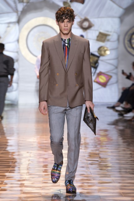 versace-milan-mens-spring-summer-2015-runway-images-34