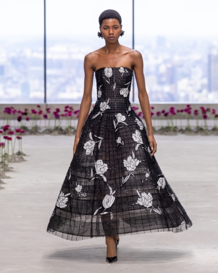 carolina-herrera-fw25-57