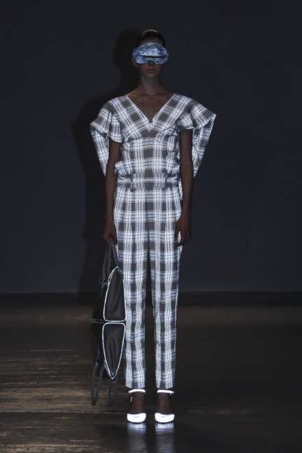 anrealage-paris-fashion-week-spring-summer-2016-11