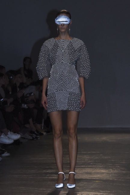 anrealage-paris-fashion-week-spring-summer-2016-29