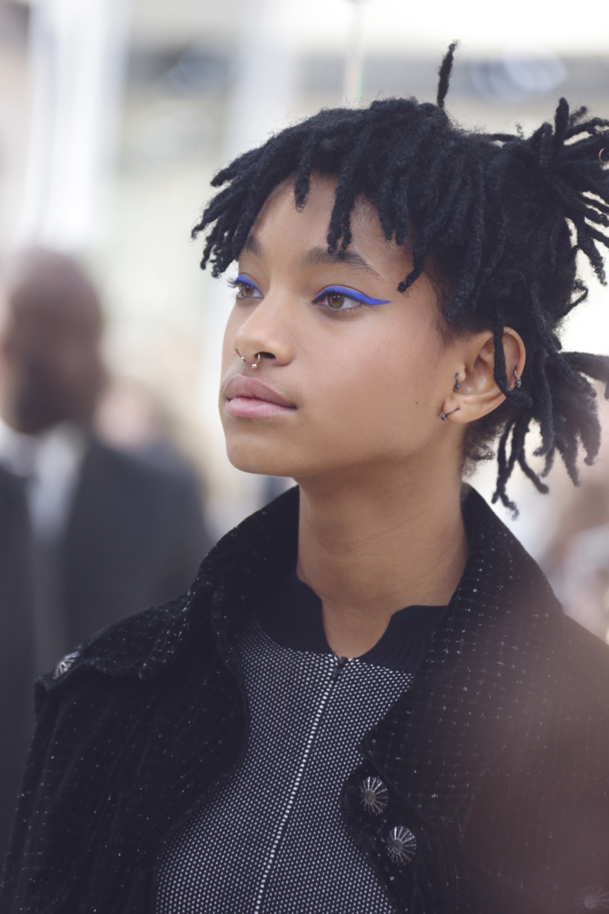 willow-smith_fall-winter-2016-17-rtw-show_celebrities-pictures-by-anne-combaz_march-8th-2016
