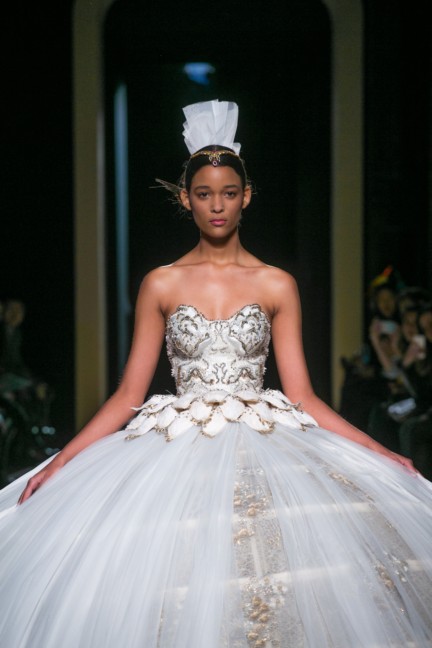 Laurence Xu - Paris Haute Couture S/S 15 FASHION SHOW IMAGES