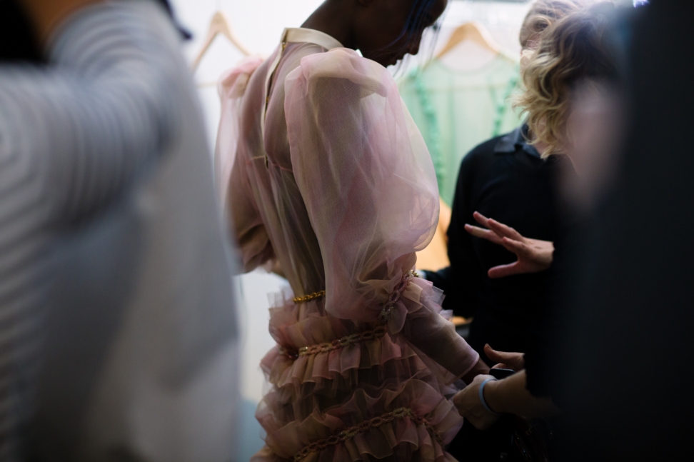 yana-davydova-backstage-ulyana-sergeenko-paris-haute-couture-fashion-week-spring-summer-2016-yd0354