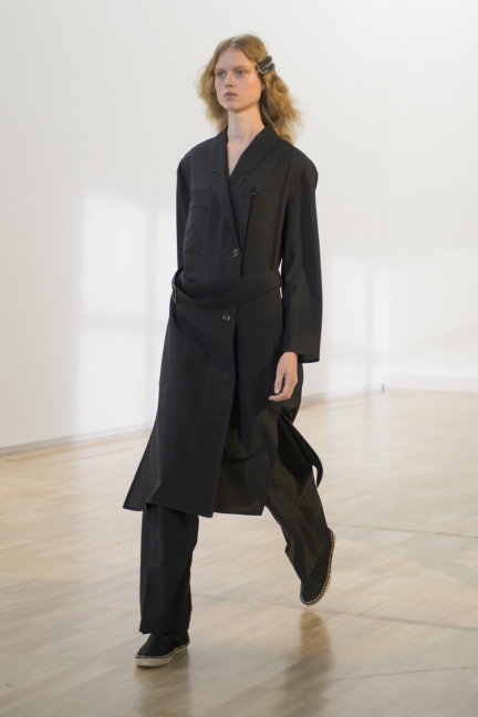 lemaire-paris-fashion-week-spring-summer-2016-26