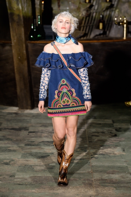 manish-arora-paris-fashion-week-aw-16-13