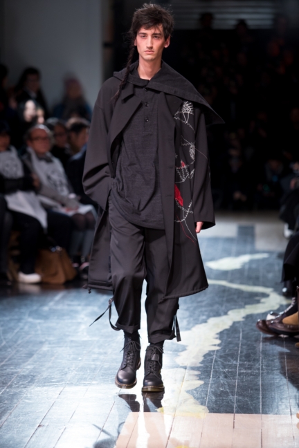 yohji-yamamoto-paris-mens-aw-16-12