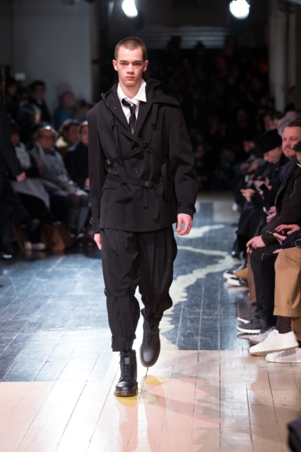 yohji-yamamoto-paris-mens-aw-16-22