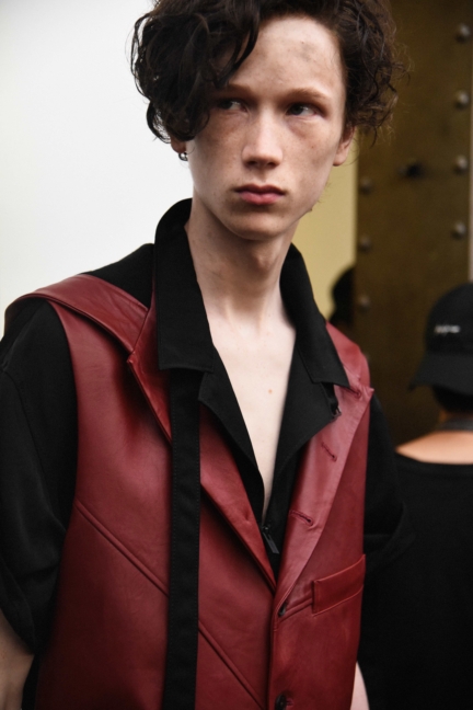 yyh-ss19-backstage-photo-by-elise-toide-look-13