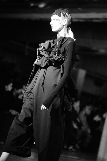 dsc_0722_yohji-yamamoto-femme-fw17_elise-toide