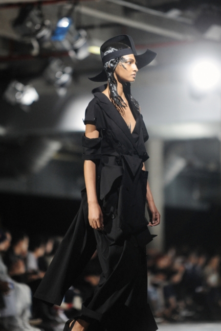 dsc_6205-yohji-yamamoto-ss18-elise-toide