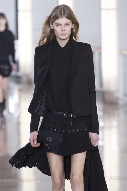 a-vaccarello_1018_aw16_pw