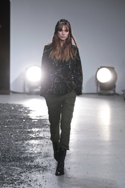 zadig-voltaire-catwalk-show-detail-paris-fashion-week-autumn-winter-2014-16