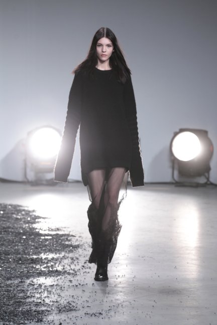 zadig-voltaire-catwalk-show-detail-paris-fashion-week-autumn-winter-2014-22