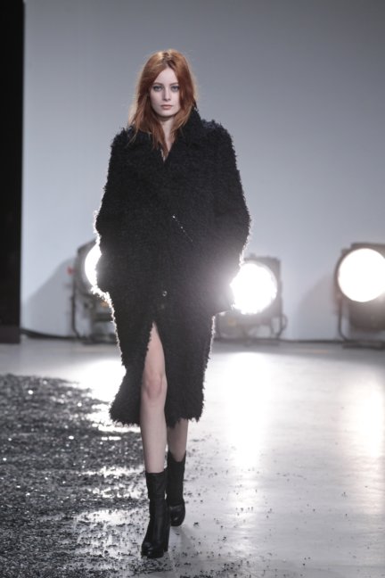 zadig-voltaire-catwalk-show-detail-paris-fashion-week-autumn-winter-2014-29