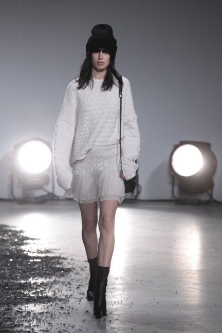 zadig-voltaire-catwalk-show-detail-paris-fashion-week-autumn-winter-2014-38