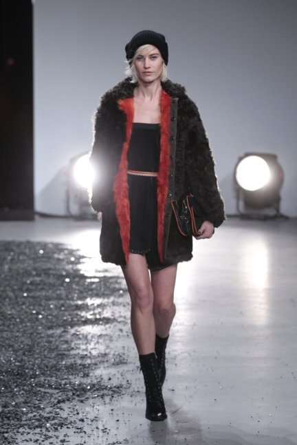 zadig-voltaire-catwalk-show-detail-paris-fashion-week-autumn-winter-2014-6