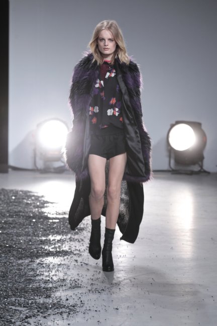 zadig-voltaire-catwalk-show-detail-paris-fashion-week-autumn-winter-2014-9