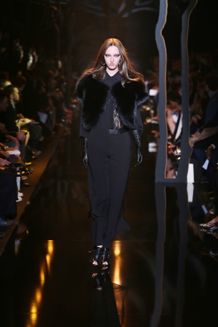 elie-saab-rtw-aw-15-16-37