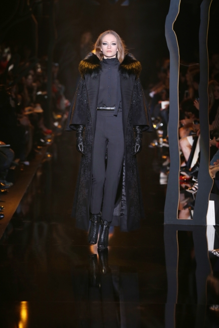 elie-saab-rtw-aw-15-16-52