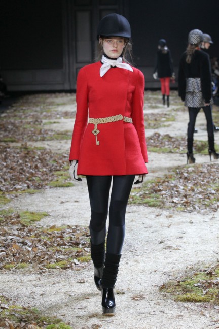 moncler-gamme-rouge-paris-fashion-week-autumn-winter-2015-runway-11