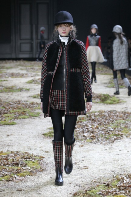 moncler-gamme-rouge-paris-fashion-week-autumn-winter-2015-runway-16