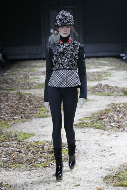 moncler-gamme-rouge-paris-fashion-week-autumn-winter-2015-runway-26