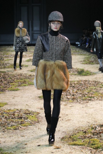 moncler-gamme-rouge-paris-fashion-week-autumn-winter-2015-runway-34