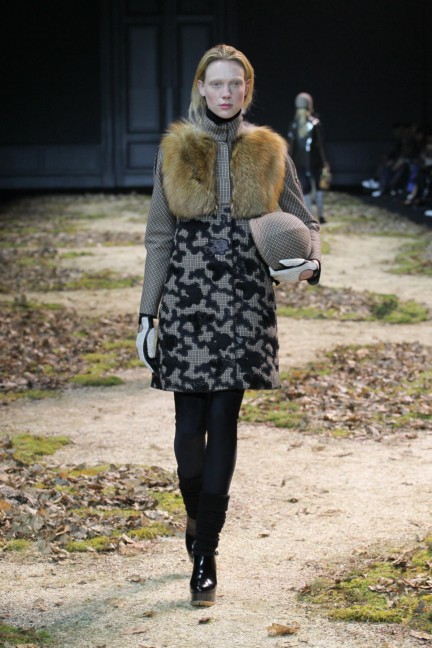 moncler-gamme-rouge-paris-fashion-week-autumn-winter-2015-runway-35