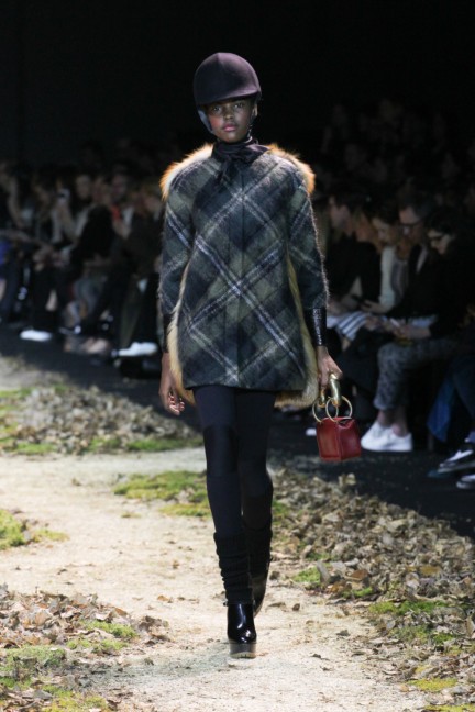 moncler-gamme-rouge-paris-fashion-week-autumn-winter-2015-runway-38